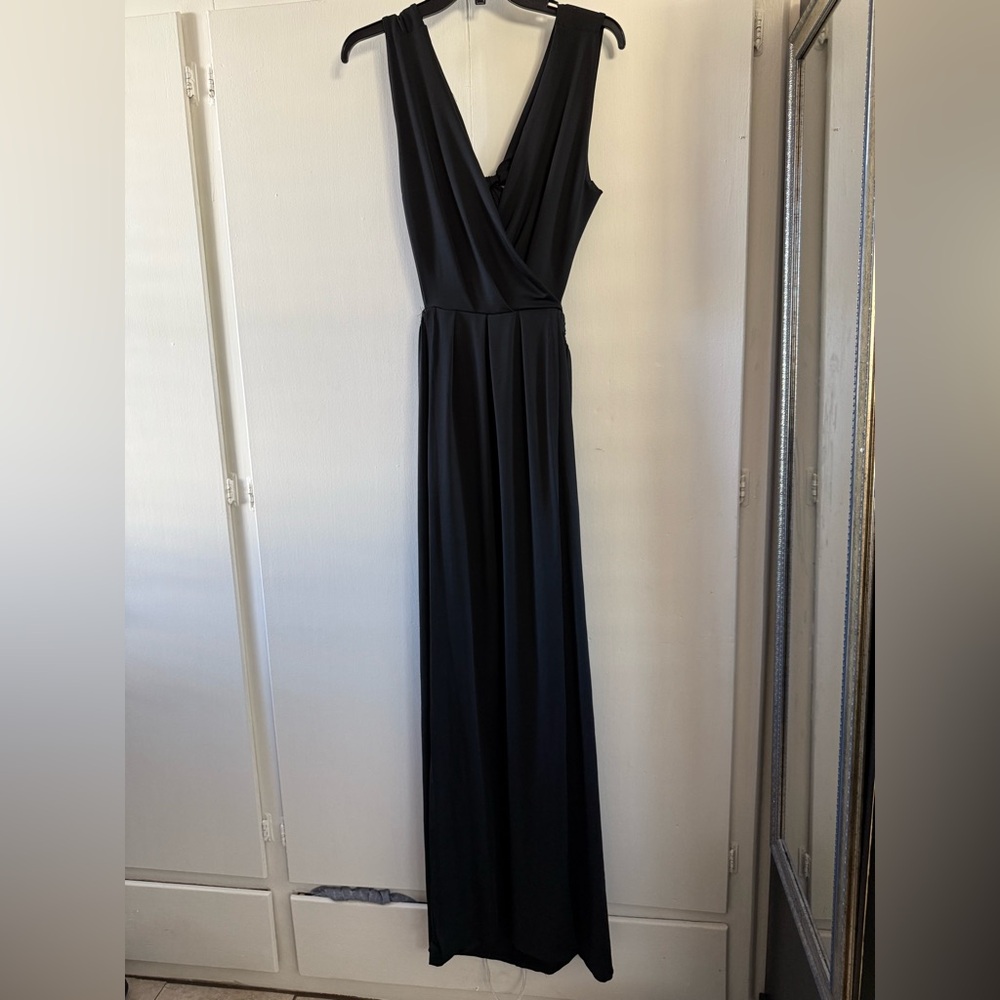 Source Unknown Black Sleeveless V-neck Maxi Gown